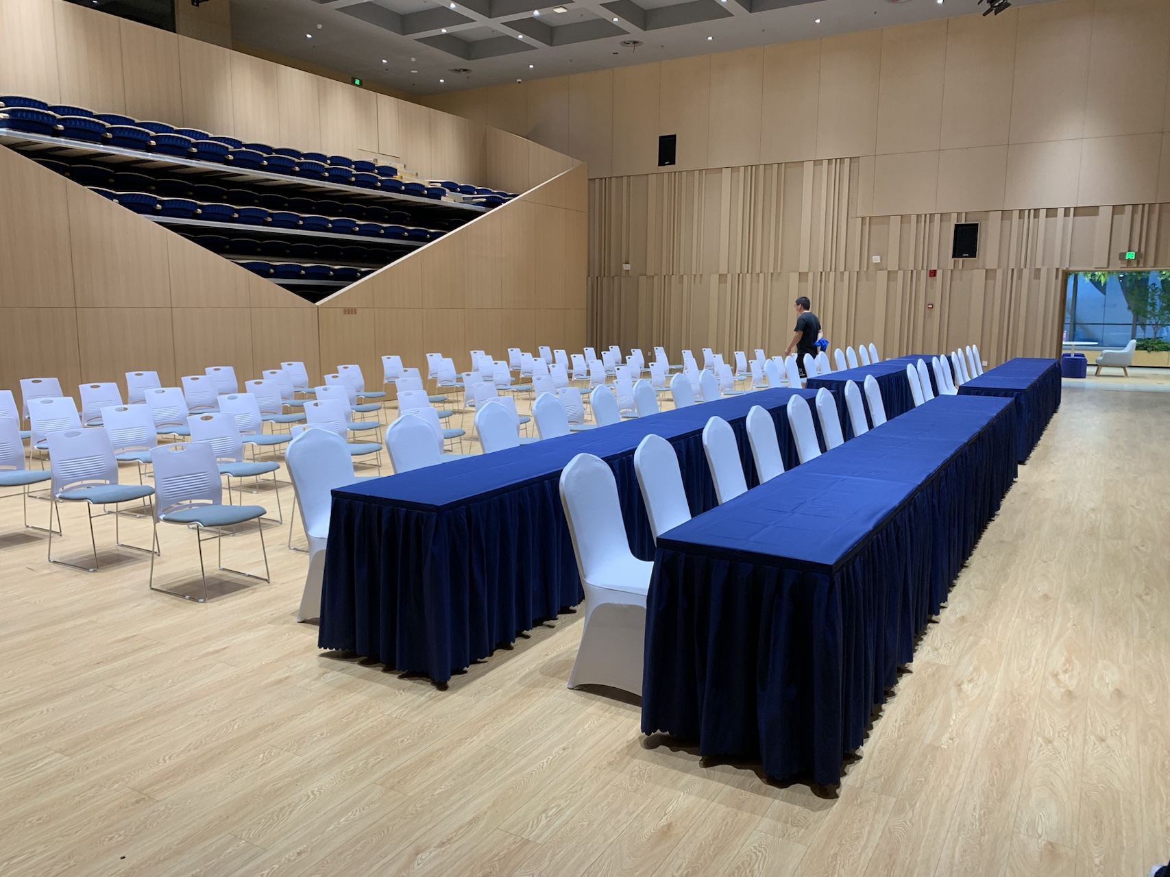 大型会议桌椅租赁-年会会场布置-活动家具租赁